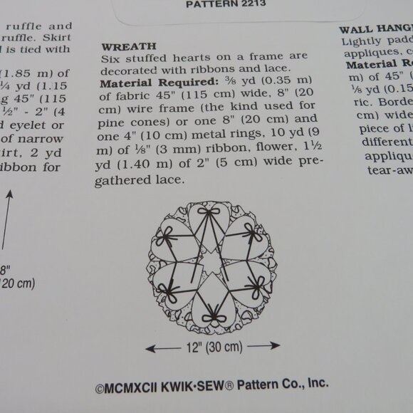 Kwik Sew 2213 sewing Pattern Tree Skirt, Wreath (Hearts), Wall Hanging Moon - Picture 4 of 9
